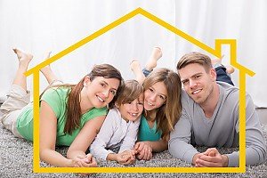 Familie im eigenen Haus