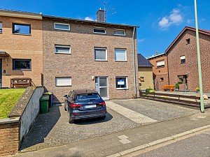 D�ren Birgel, gepflegtes 3-Familienhaus mit freier 2 Zimmer-Wohnung im Erdgeschoss und Garten