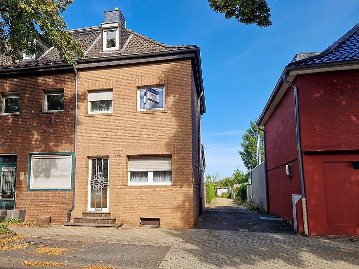 modernisiertes Reiheneckhaus in Düren Stadt im Grüngürtel mit Garten und genehmigtem Anbau modernisiertes Reiheneckhaus in Düren Stadt im Grüngürtel mit Garten und genehmigtem Anbau