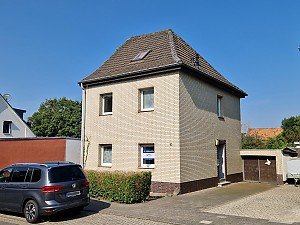 Einfamilienhaus mit Garten und Garage in ruhiger Lage von D�ren Merken