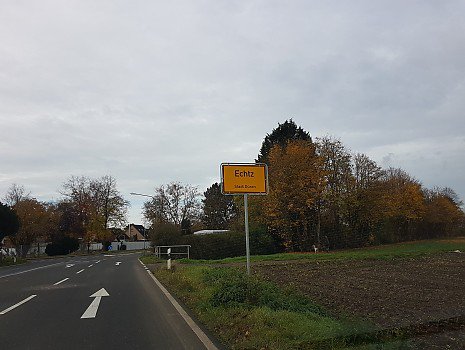 Ortseingang L13 von Hoven