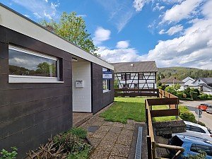 Bungalow mit Garten und Garage in ruhiger Lage von Heimbach Blens