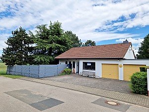 großes attraktives Wohnhaus mit Einliegerwohnung und Garten in ruhiger Lage von Kreuzau Leversbach