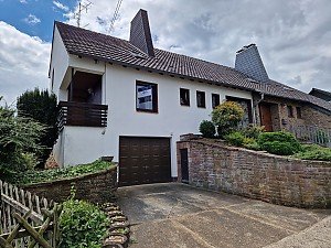 Nideggen Berg, Doppelhaush�lfte mit Garten und Garage in ruhiger Lage