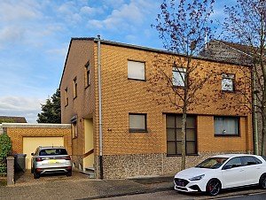 Oberzier, gro�z�giges Einfamilienhaus mit Garten, Garage