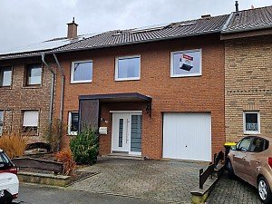 modernisiertes Wohnhaus mit Garten und Garage in Merken verkauft