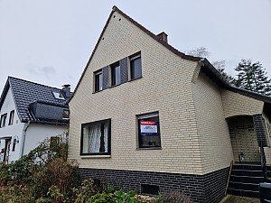 freistehendes Einfamilienhaus mit gro�em Garten und Garage in Kreuzau Stockheim