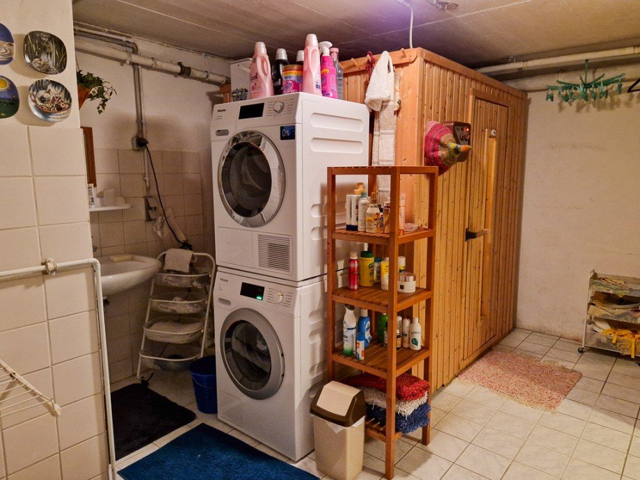 Platz f�r Waschmaschine und Trockner Doppelhaush�lfte D�ren