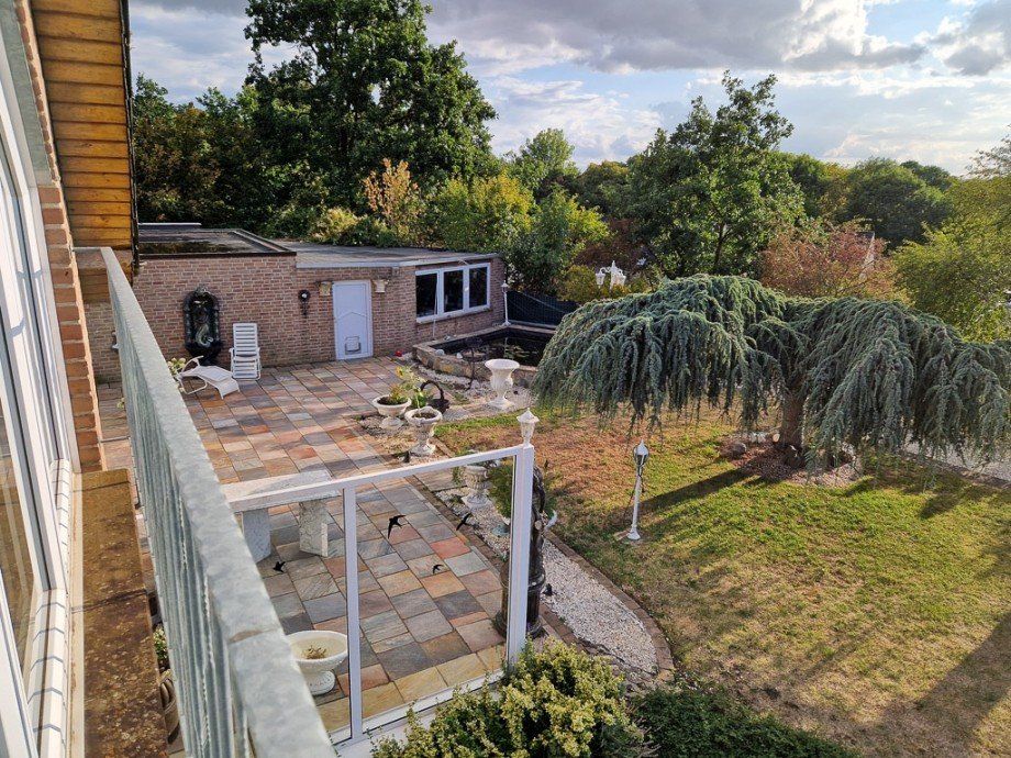Blick in den Garten Mehrfamilienhaus N�rvenich