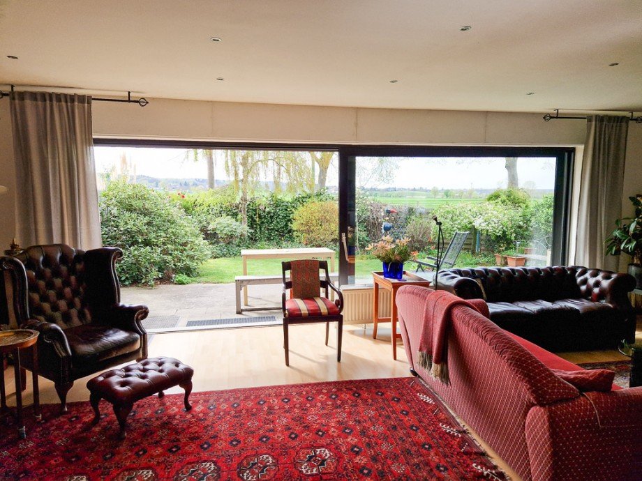 stufenloser Ausgang nach Doppelhaush�lfte D�ren