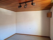 11,9 m� freies Wohnhaus mit 4 Zimmern, Anbauten, Hof und Garten in Niederzier Hambach