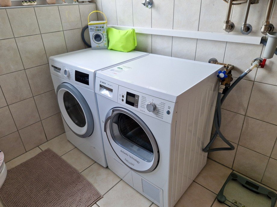 Platz f�r Waschmaschine und Trockner Mehrfamilienhaus N�rvenich