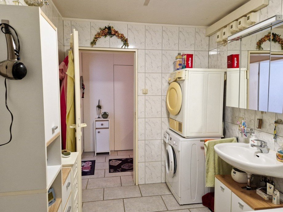 T�r zum Flur Mehrfamilienhaus N�rvenich