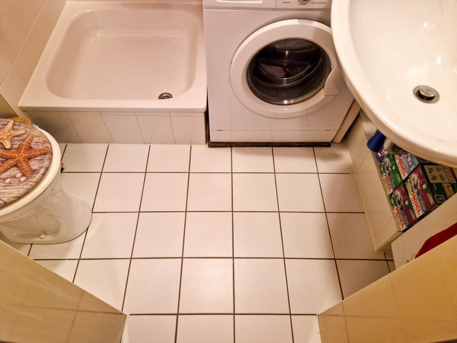 wei� gefliestes Etagenwohnung Langerwehe