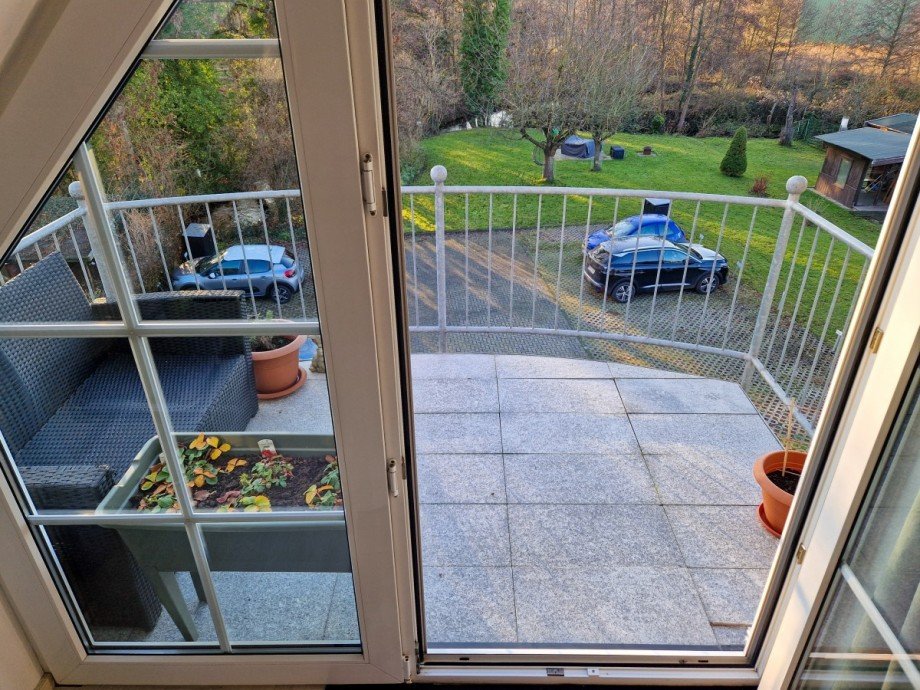 Balkon links Etagenwohnung Kreuzau