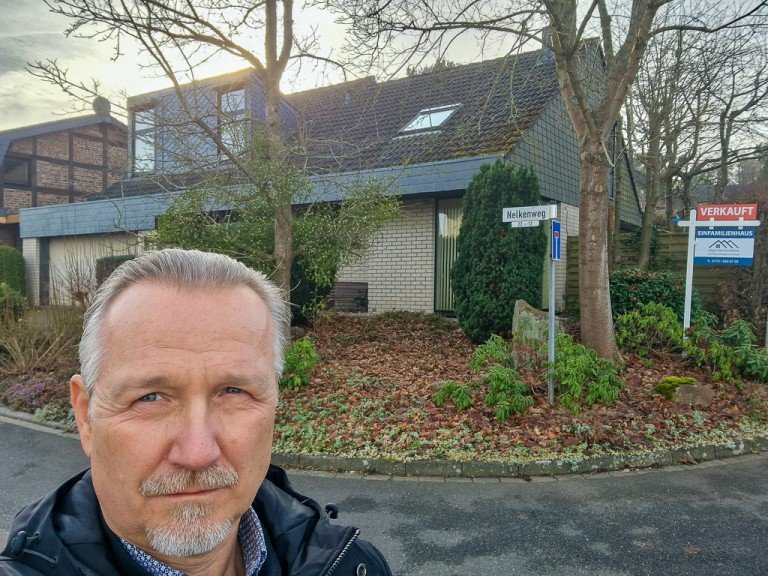 zum Angebotspreis verkauft Nideggen Einfamilienhaus freistehendes Einfamilienhaus mit Keller, Doppelgarage und Garten in ruhiger Lage von Nideggen