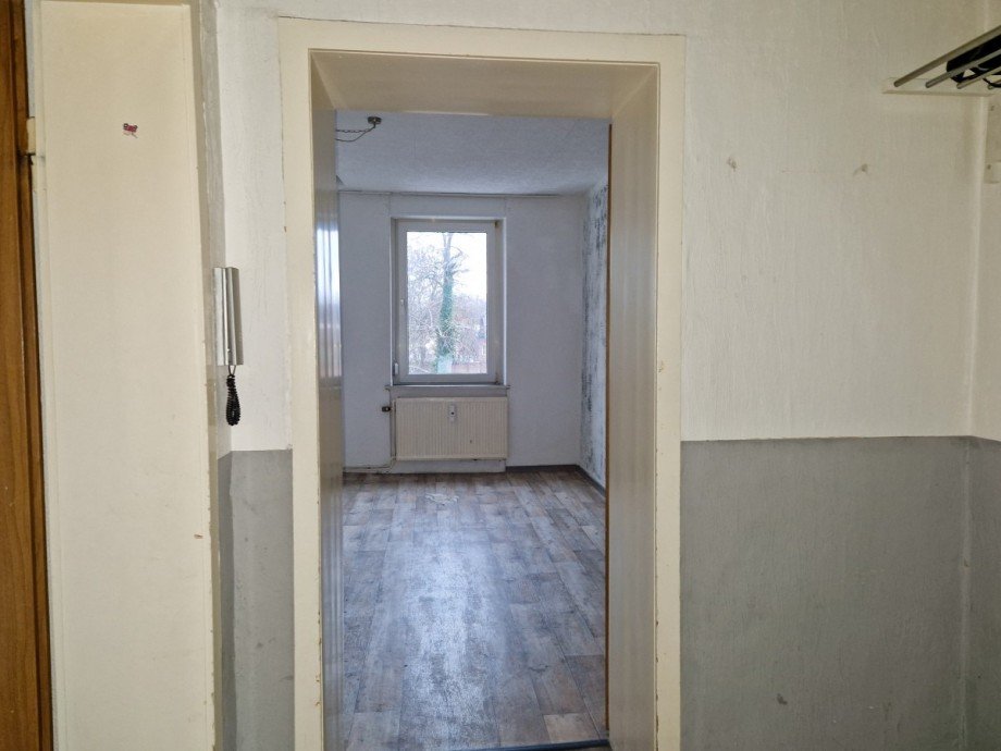 T�r zum Mehrfamilienhaus D�ren