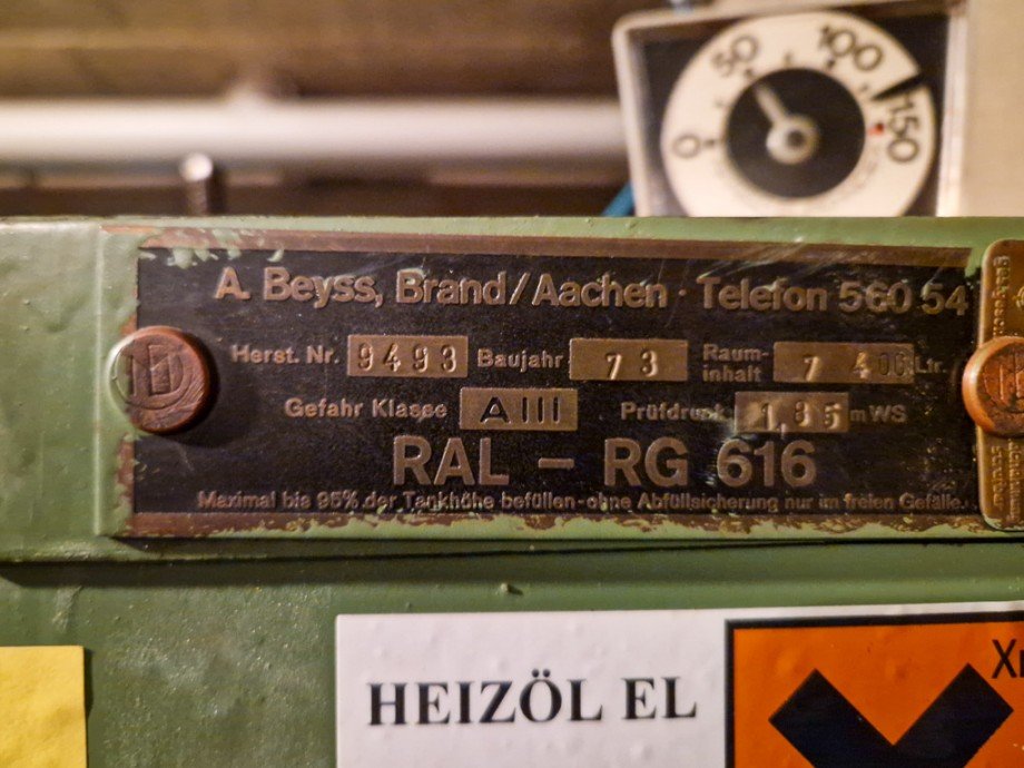 mit 7.400 Liter Metall�ltank Bungalow Linnich