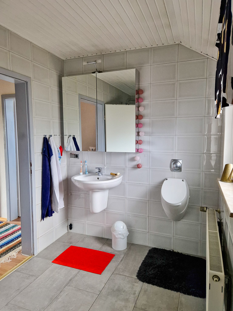 inklusive Spiegelschrank Doppelhaush�lfte D�ren