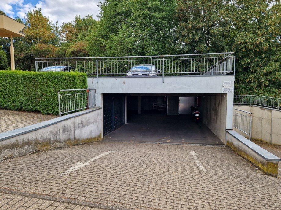 Zufahrt zur Ebene 1 der Tiefgarage Etagenwohnung Langerwehe