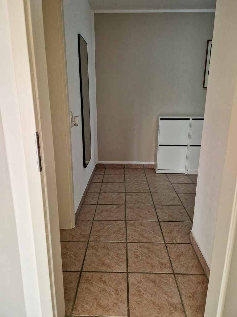 Flur Mehrfamilienhaus N�rvenich