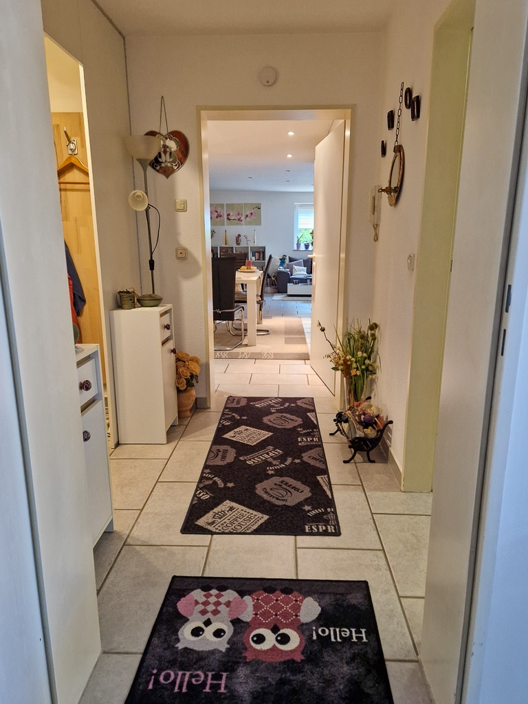 Diele Mehrfamilienhaus N�rvenich