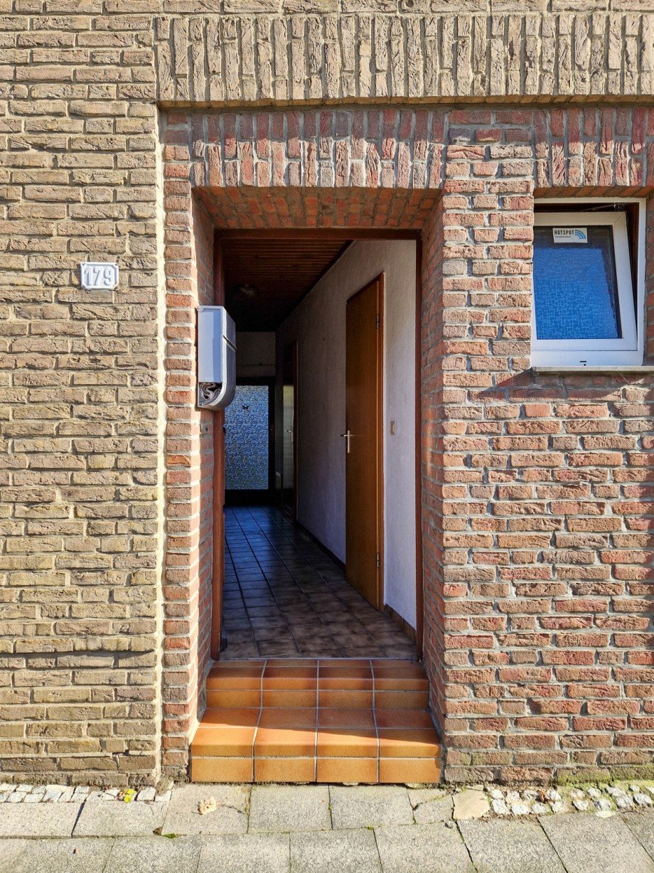 der Eingang des Hauses Reiheneckhaus Niederzier