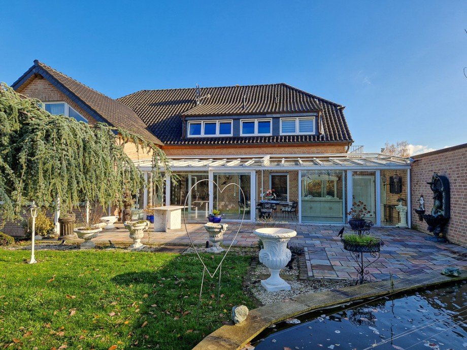 gro�e Terrasse mit Wintergarten Mehrfamilienhaus N�rvenich