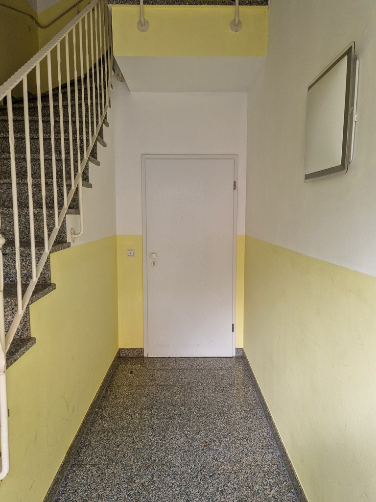 Verbindungst�r der Flure im EG Mehrfamilienhaus N�rvenich