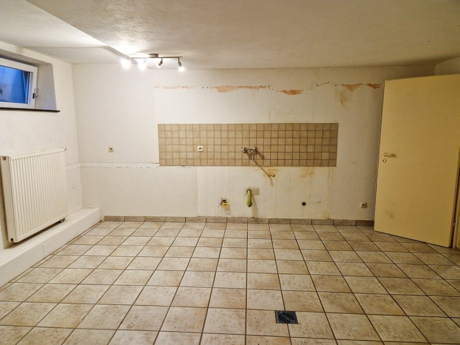 K�che Keller Mehrfamilienhaus N�rvenich