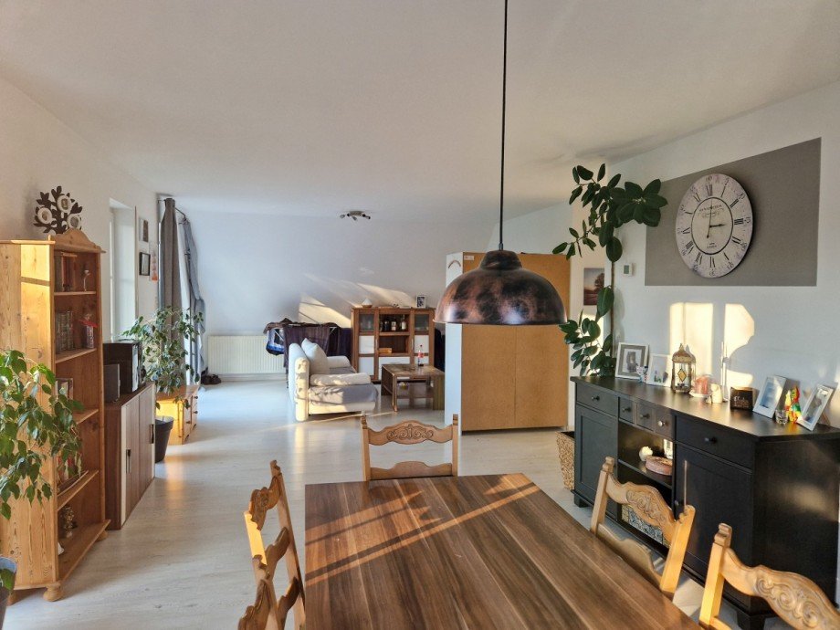 und Wohnzimmer Etagenwohnung Kreuzau