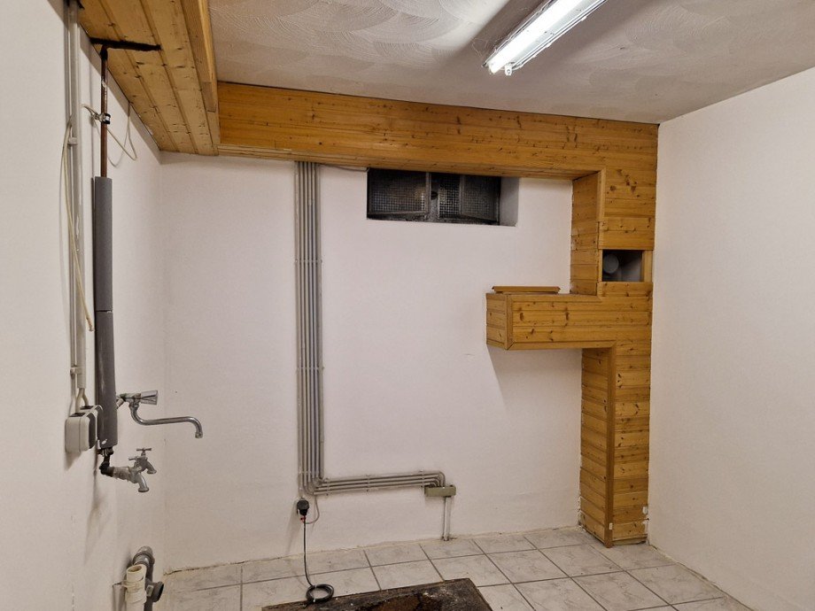 Kellerfenster zum Vorgarten Reihenendhaus Kreuzau