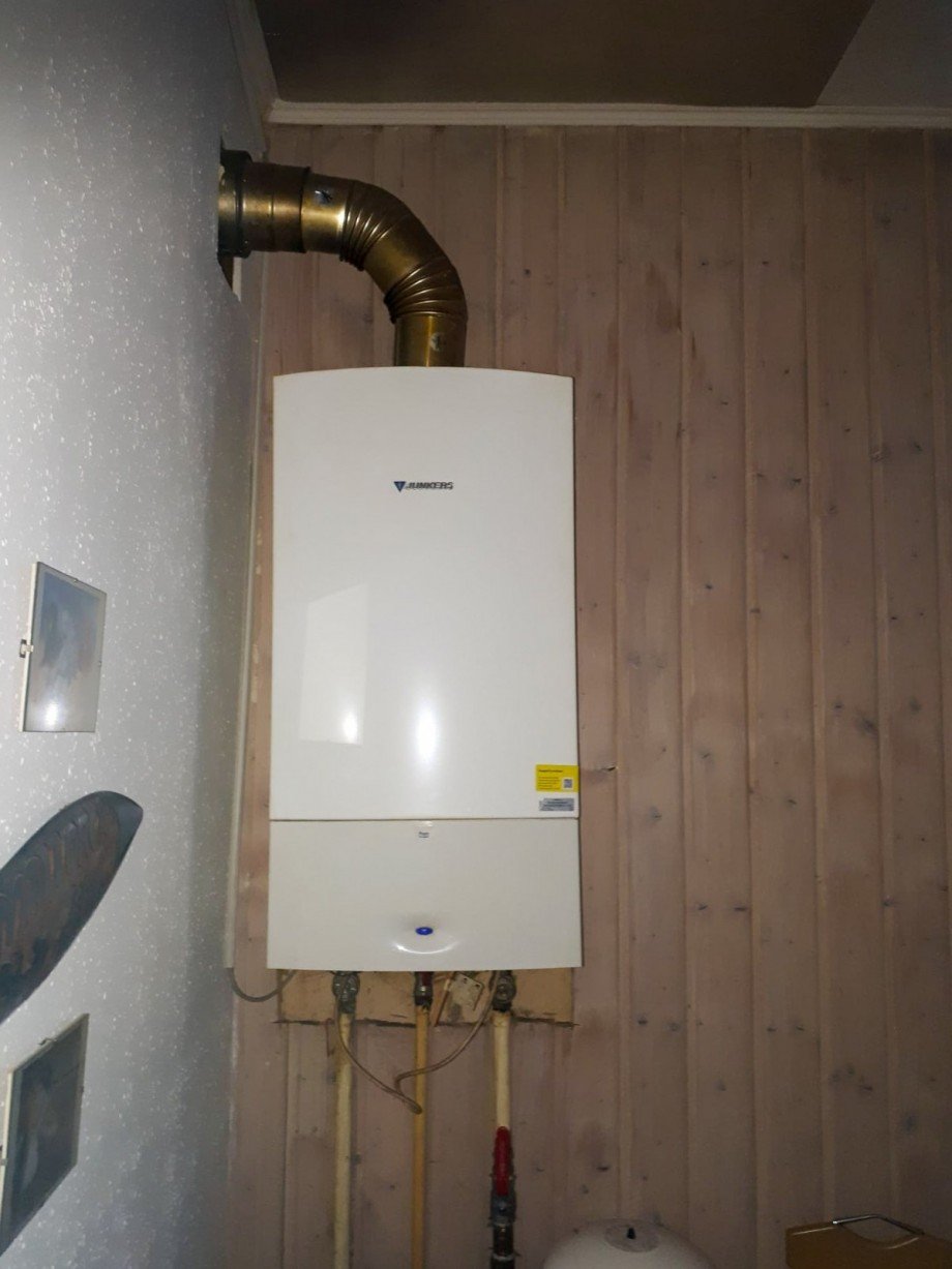 Gaszentralheizung im Erdgeschoss Zweifamilienhaus D�ren