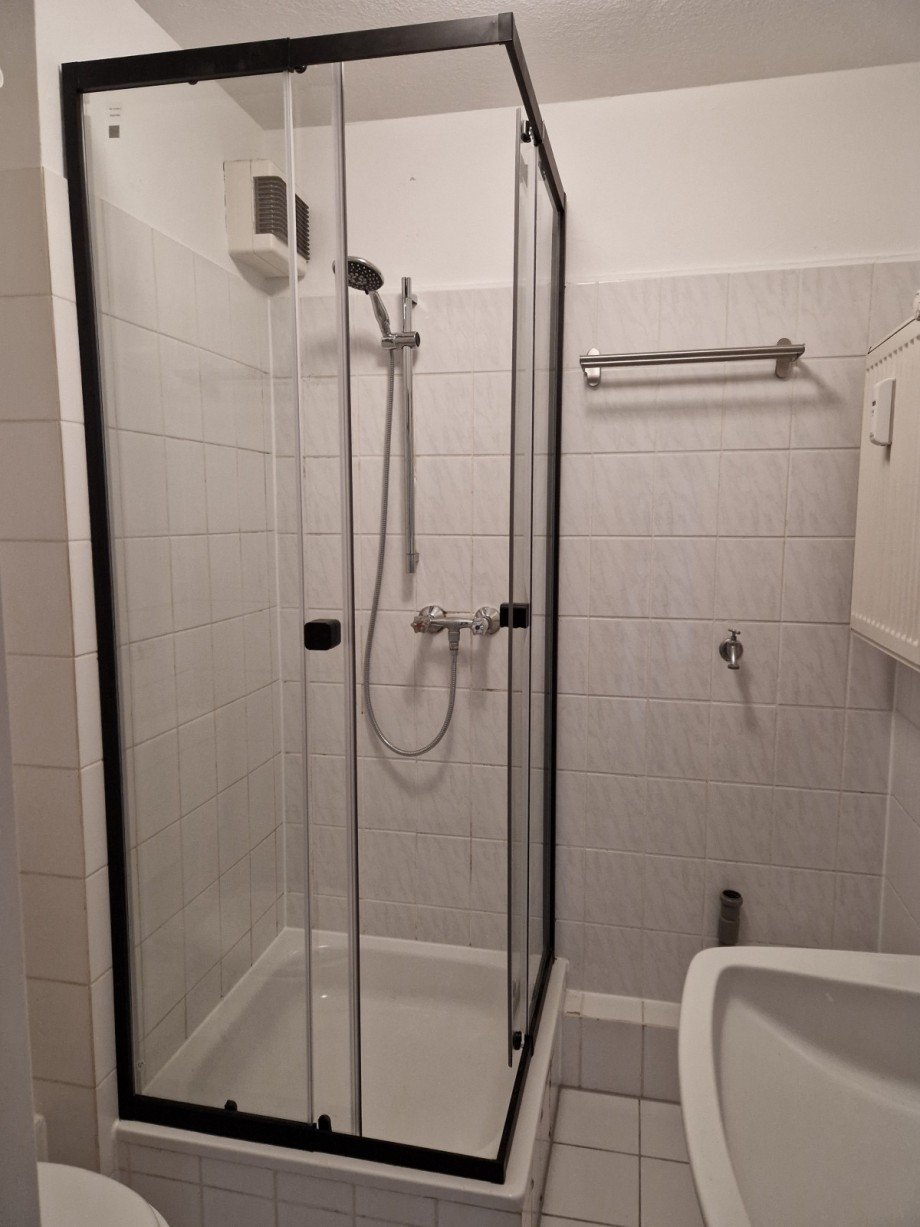 neue Duschkabine Erdgeschosswohnung Langerwehe