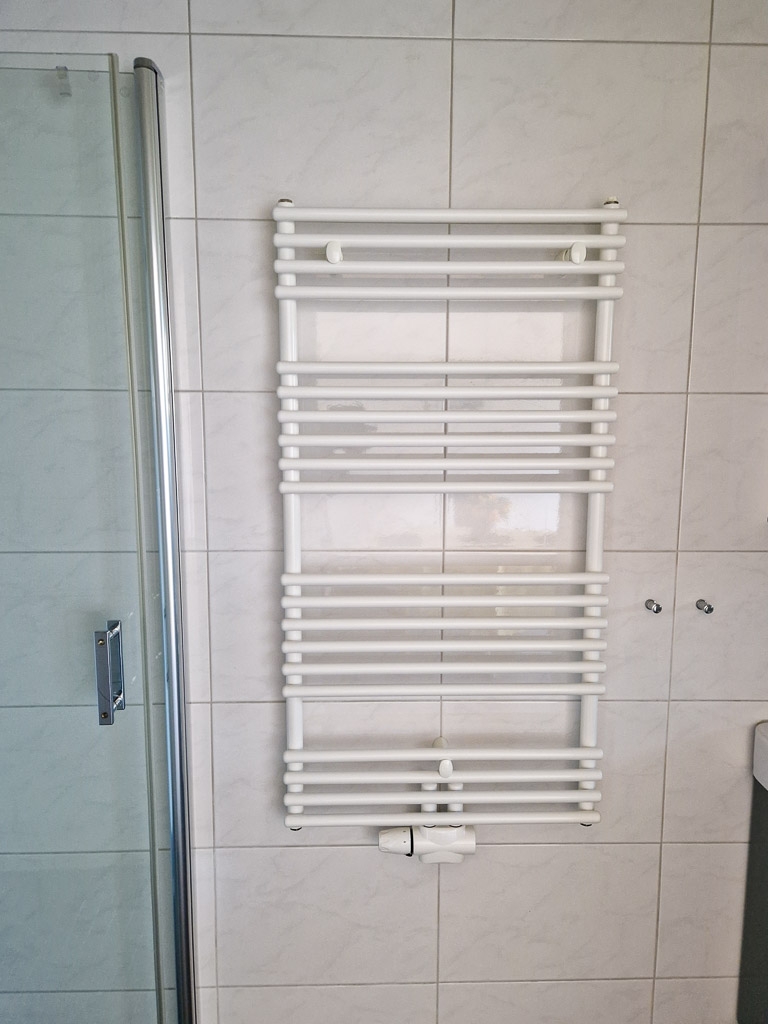 zus�tzliche Handtuchheizung Reiheneckhaus D�ren