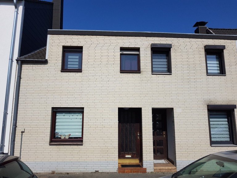 verkauft - Reihenhaus in D�ren Mariaweiler D�ren Reihenmittelhaus modernisierungsbed�rftiges Reihenhaus mit Anbauten, kleinem Innenhof und Schuppen in Mariaweiler