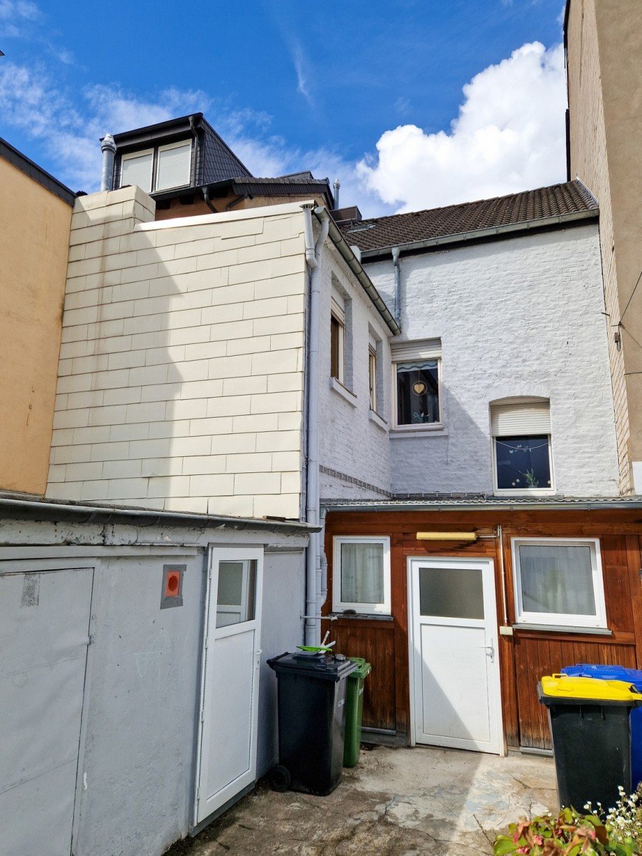 T�ren zum Hauswirtschaftsraum und Wintergarten Zweifamilienhaus D�ren