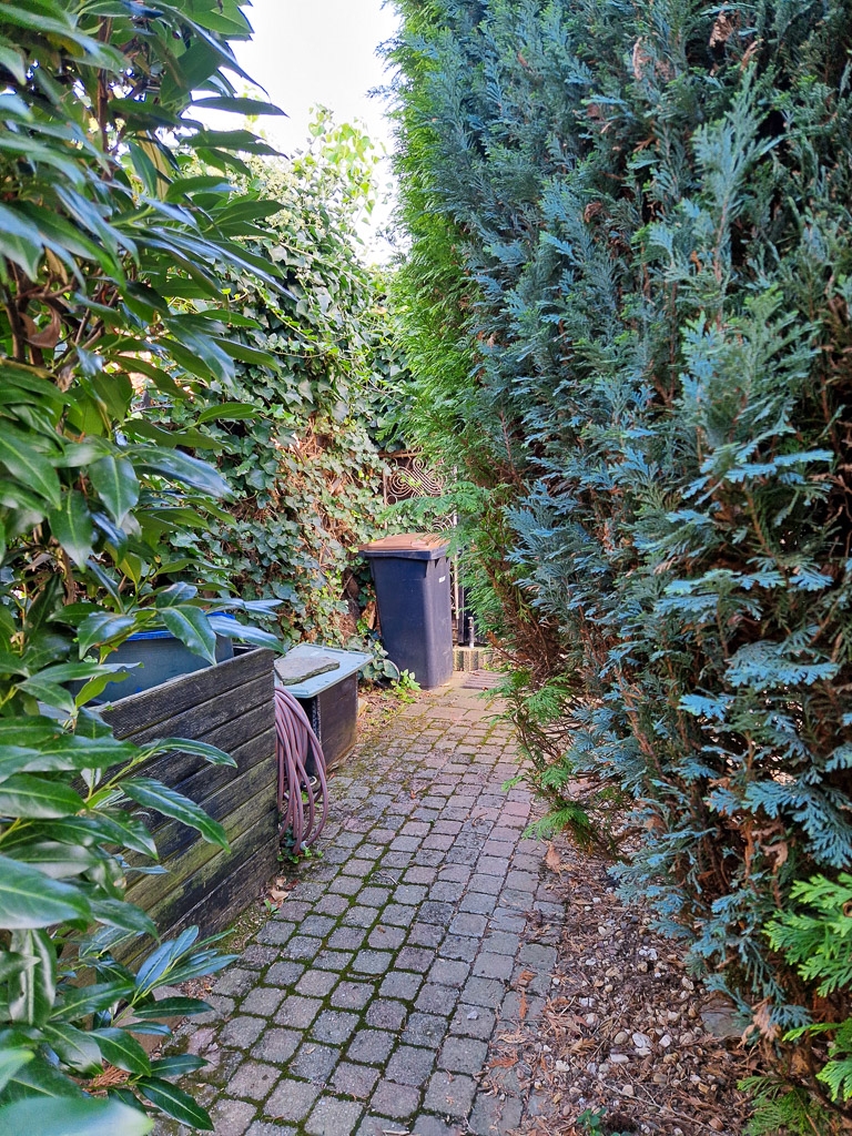 Weg zum Reihenendhaus Kreuzau