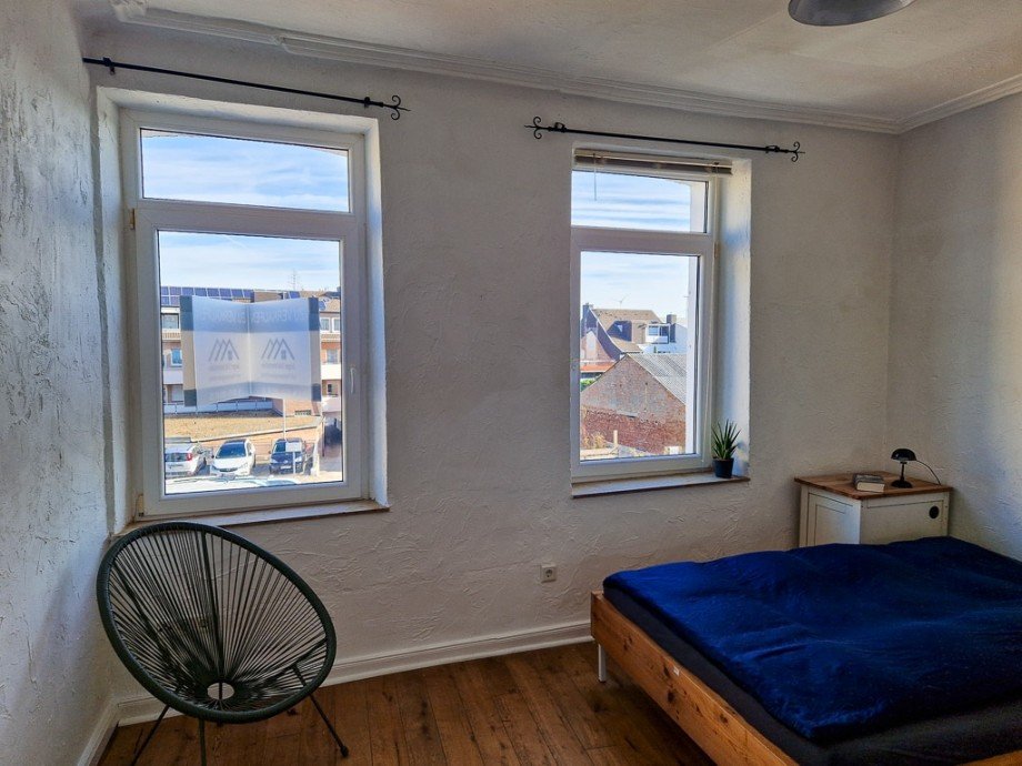 zwei moderne Fenster Reihenmittelhaus Langerwehe