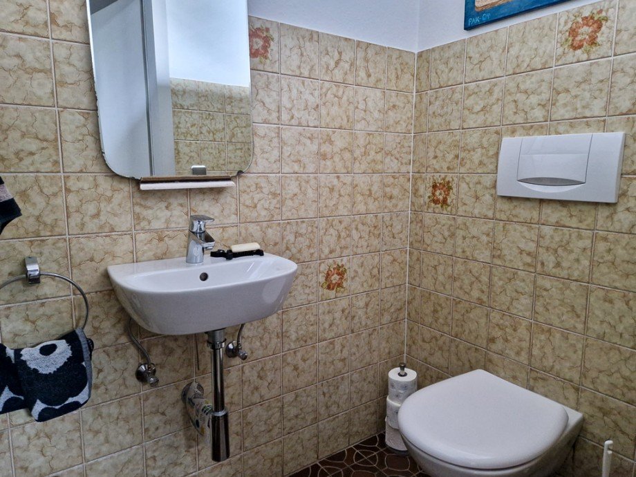 2 m� gro� Doppelhaush�lfte D�ren