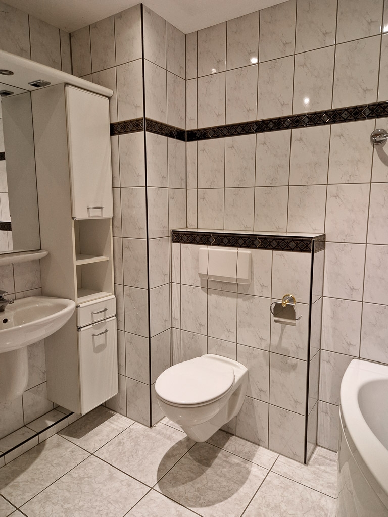 H�nge-WC Reihenendhaus Kreuzau