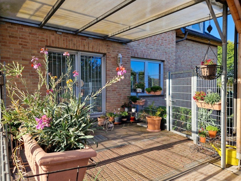 hinter dem Haus Mehrfamilienhaus N�rvenich