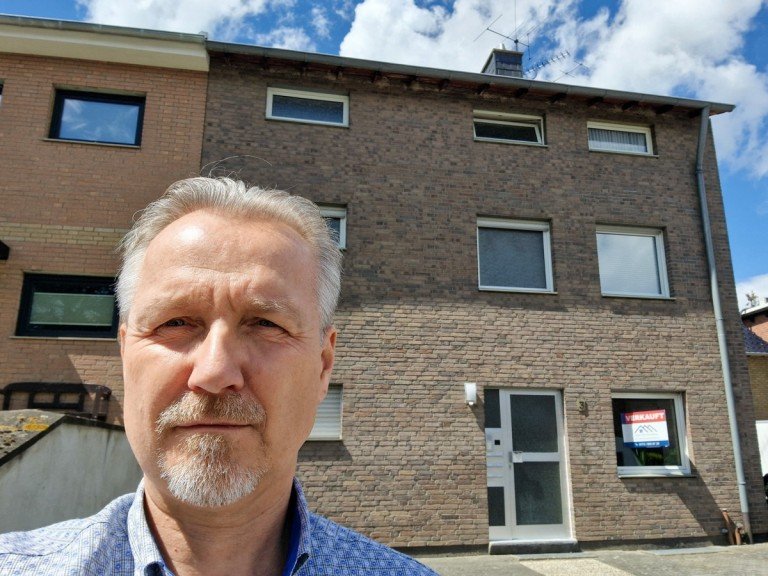 innerhalb von 5 Wochen mit Mehrerl�s verkauft D�ren Mehrfamilienhaus D�ren Birgel, gepflegtes 3-Familienhaus mit freier 2 Zimmer-Wohnung im Erdgeschoss und Garten