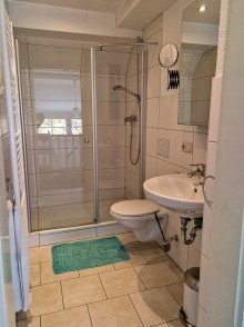 Bad von 2013 Kreuzau Obermaubach, ruhige Lage, freistehendes Einfamilienhaus mit gro�em Garten, Keller und Garage