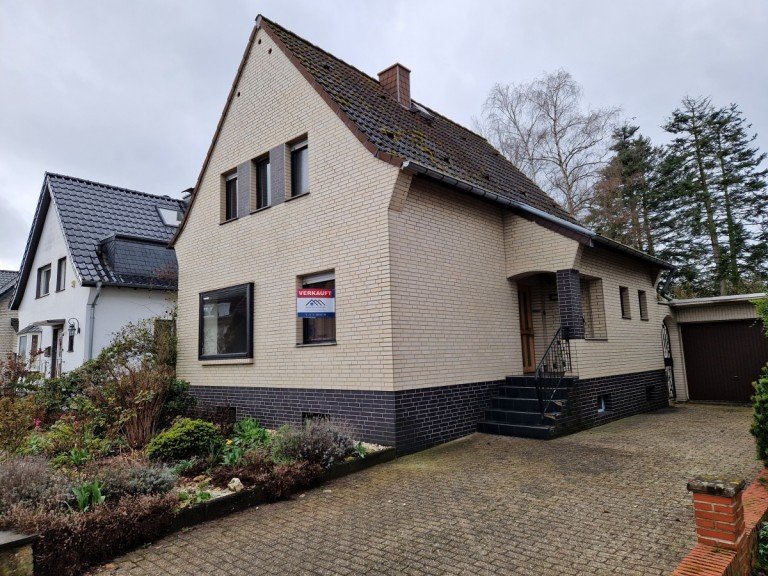 Innerhalb von 7 Wochen mit Mehrerl�s verkauft! Kreuzau Stockheim Einfamilienhaus freistehendes Einfamilienhaus mit Garage und gro�em Garten in ruhiger Lage von Kreuzau Stockheim