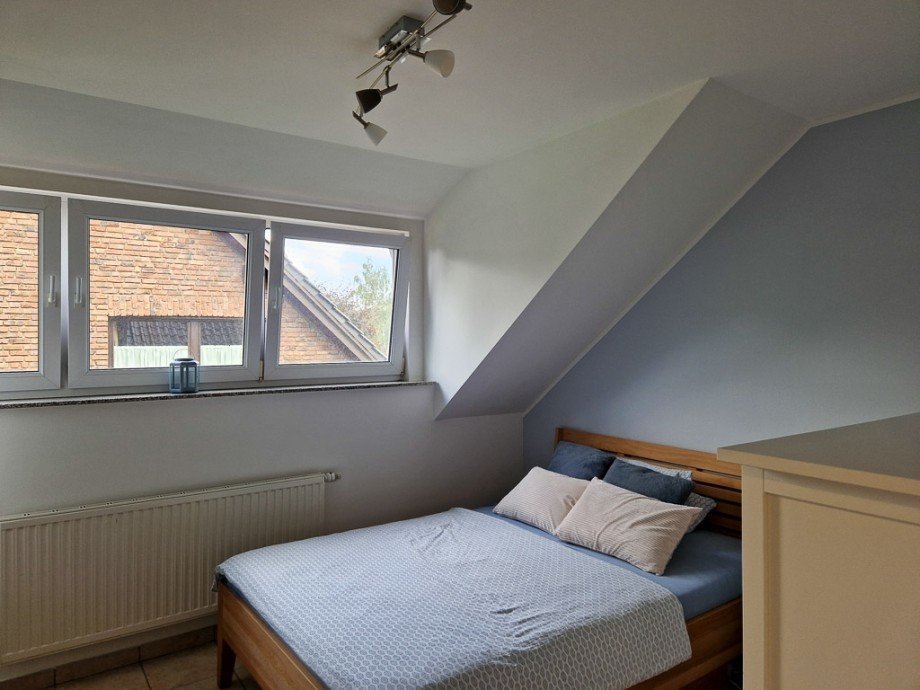 Schlafzimmer Mehrfamilienhaus N�rvenich