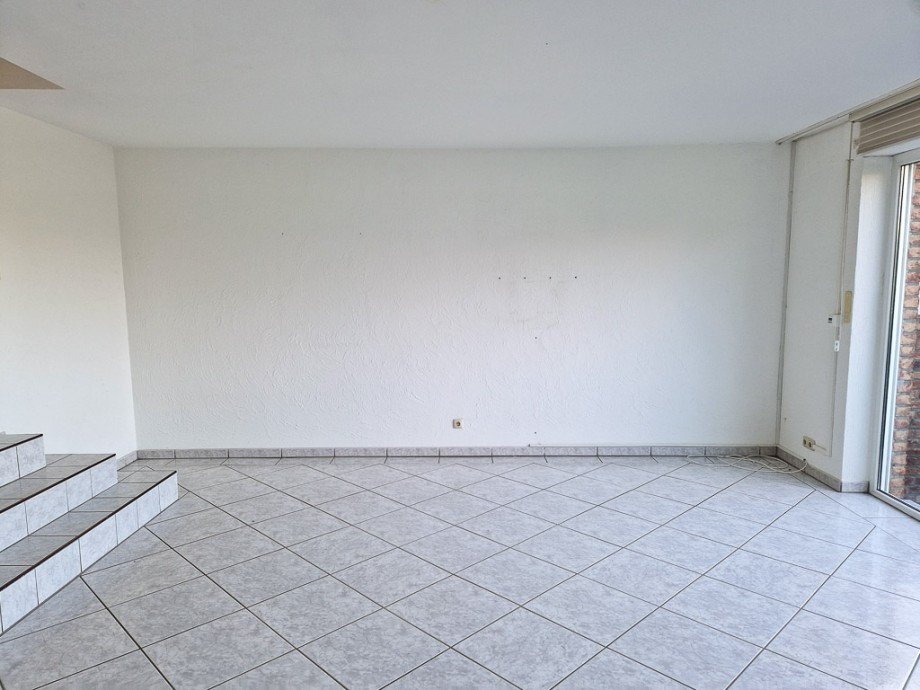 gro�e Wandfl�che Reihenendhaus Kreuzau