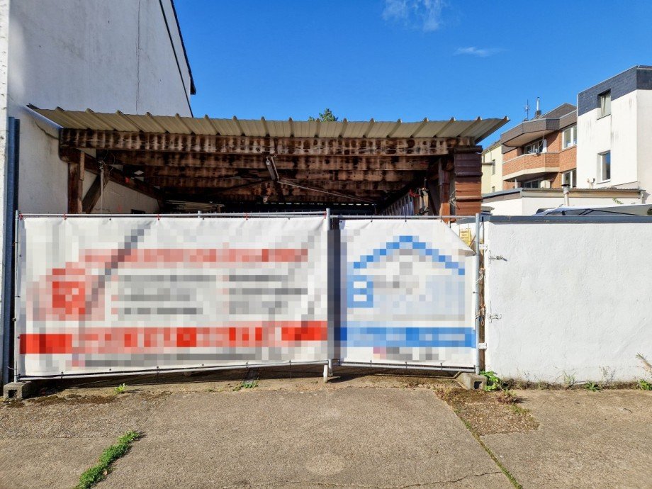 Zufahrt mit �berdachung vorne Mehrfamilienhaus D�ren