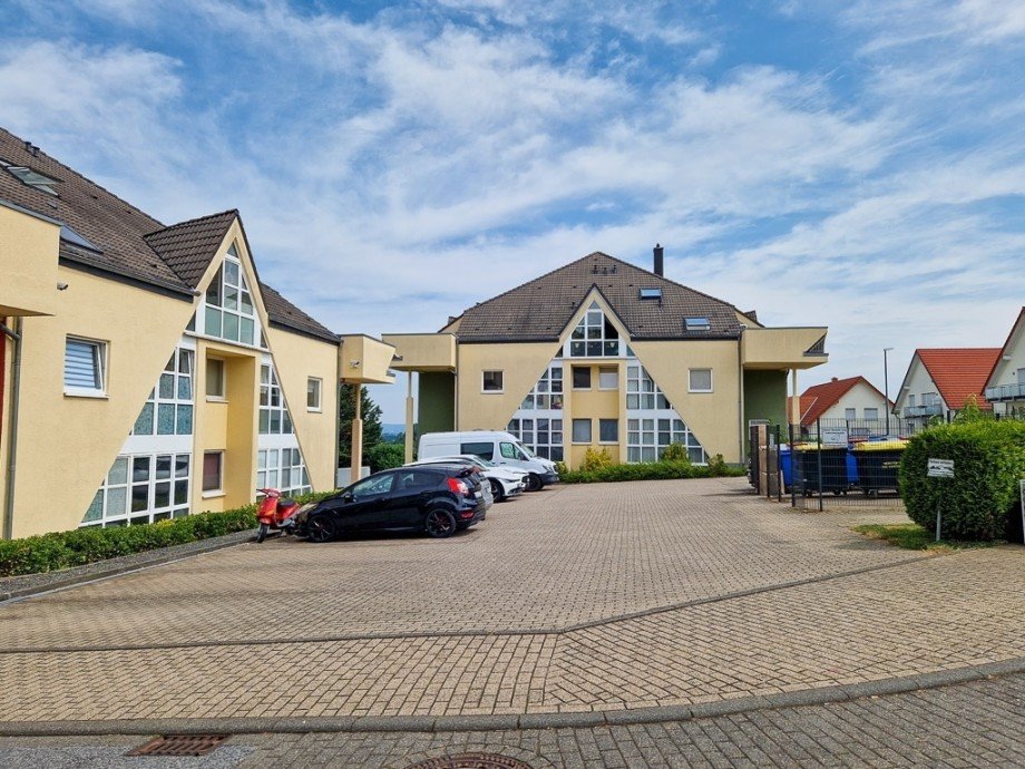 viele PKW-Stellpl�tze Etagenwohnung Langerwehe