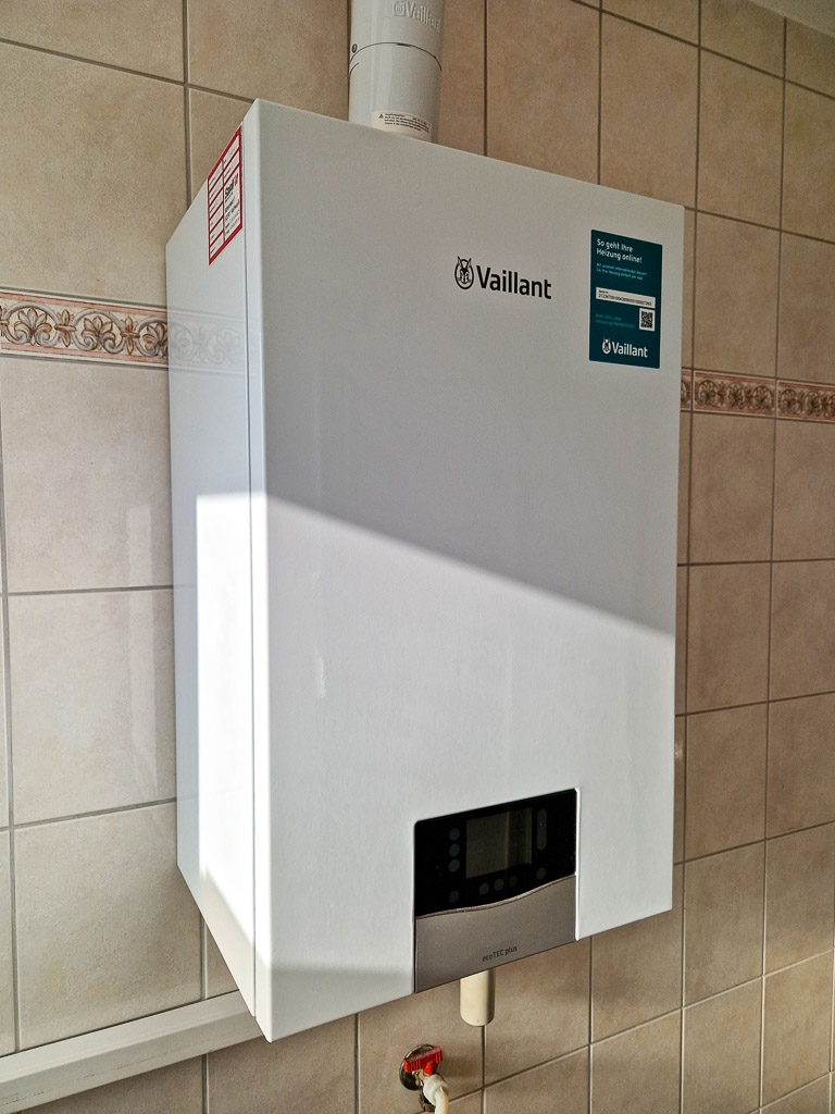 moderne Vaillant Gas-Etagenheizung mit Brennwerttechnik aus 2024 Mehrfamilienhaus N�rvenich